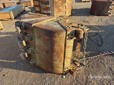 36 in Clamshell Bucket