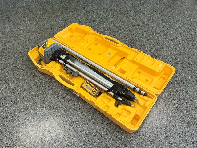 2015 Spectra Precision LL400HV2 Laser Level