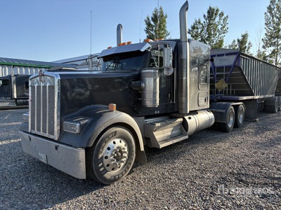 2023 Kenworth W900L T/A Sleeper Truck Tractor