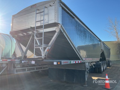 2022 Doepker Legacy Super B-Train Lead Remolque de granos