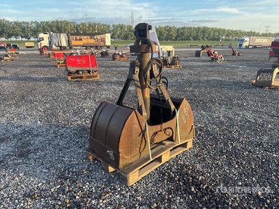 Quantity of Rental Equipment Clamshell Grapple