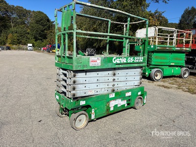 2010 Genie GS-3232 Electric Scissor Lift