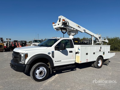 2019 Altec AT235P 35 ft on 2019 Ford F-550 4x2 Bucket Truck