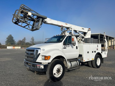 Altec on 2015 Ford F-750 XL 4x2 Bucket Truck