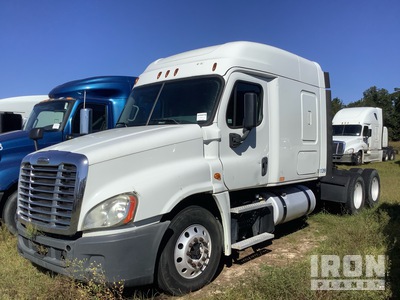 2018 Freightliner Cascadia 6x4 T/A Sleeper Truck Tractor