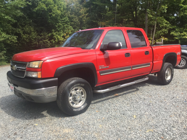 2005 Chevrolet Silverado K2500HD 4x4 Crew Cab Pickup 2005 Chevrolet Silverado K2500HD 4x4 Crew Cab Pickup