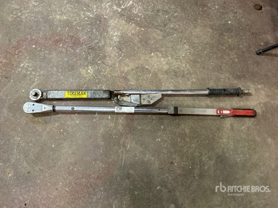 Quantity of (2) 3/4 in Drive Torque Wrenches
