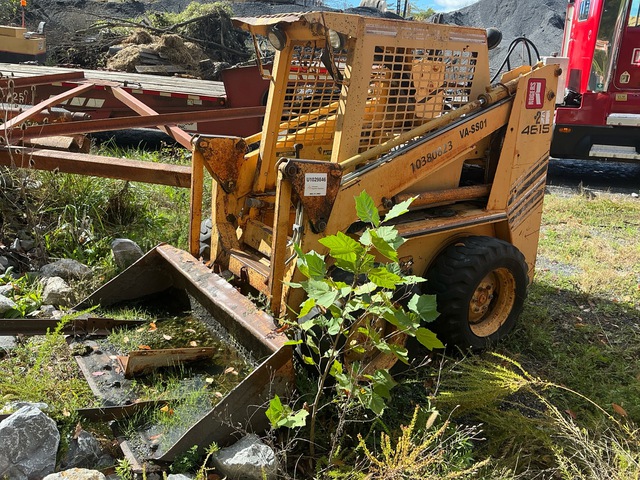 Gehl 4615 Skid Steer Loader