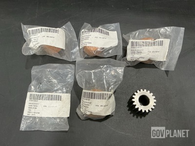 (5) Lake Shore Systems 2B1-02747 Worm Gears