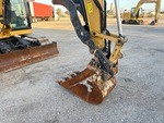 v2 Chassis - Excavator with Pins and Bushings Stick to Coupler