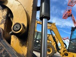 Hydraulics with Thumb Cylinder