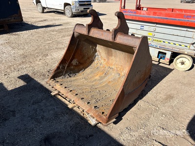57 in Q/C Cleanup Excavator Bucket