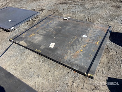 Quantity of (2) 2026 Kit Containers 64 ft x 90 ft (1 in Thick) Plaques d'acier