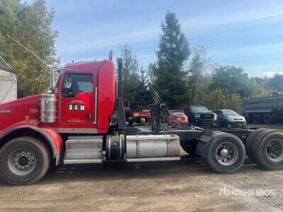 2015 Kenworth T800 تراكتور شاحنة كابينة النوم (ثنائية المحور)