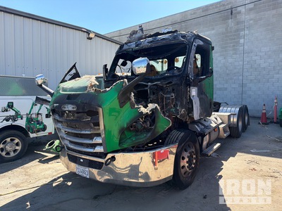 2022 Freightliner Cascadia 116 6x4 T/A Day Cab Truck Tractor (Inoperable)