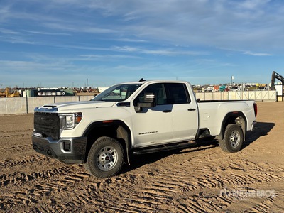 2022 GMC 3500HD 4x4 Extended Cab Pickup
