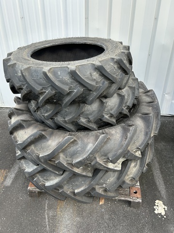 Galaxy Agritrac II Tire Set