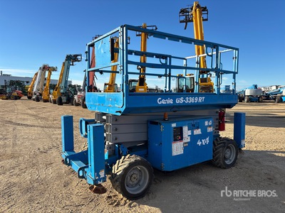 2013 Genie GS-3369RT 4x4 Dual Fuel Podnośnik nożycowy