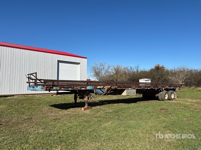 Fruehauf 50 ft T/A Bale Hauling Trailer معدات القش المتنوعة