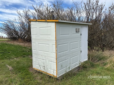 8 ft x 6 ft 6 in Ice Fishing Shack
