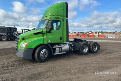 2021 Freightliner Cascadia 116 6x4 T/A Day Cab Truck Tractor