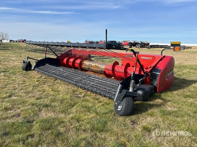 2018 Case IH 3016 Series II 15 ft Combine Pickup Header