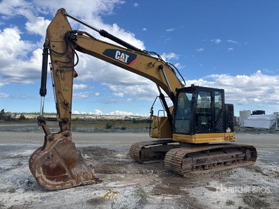 2018 Cat 325F CR حفارة بجنزير