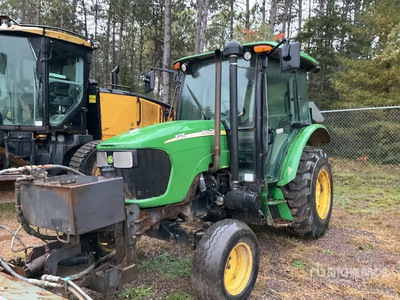 2007 John Deere 5225 جرار كانس