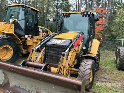 Cat 420F2 IT 4x4 لودر خلفي
