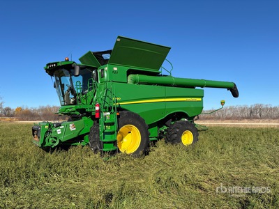 2019 John Deere S790 4x4 Combine Harvester