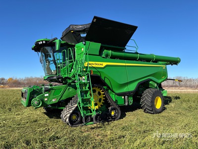 2023 John Deere X9 1100 Combine Harvester