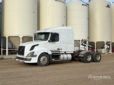 2006 Volvo VNL630 Ciągnik siodłowy T/A z kabiną sypialną