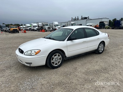2005 Ford Taurus Automobile