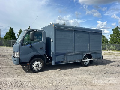2020 Hino 195 4x2 6 Bay شاحنة المشروبات