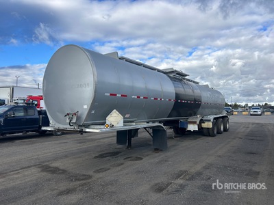 2000 Remtec 9570 gal Tri/A Remorque-citerne