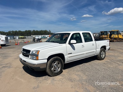 2005 Chevrolet Silverado 1500 4x4 Crew Cab Pickup
