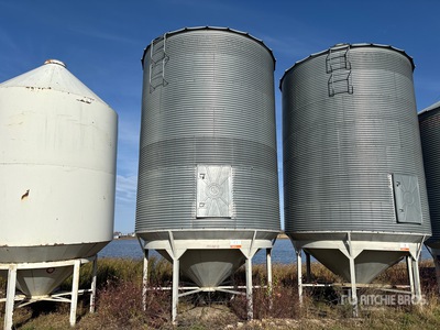 Westeel-Rosco +/- 2000 bu 7 Ring Hopper Grain Bin