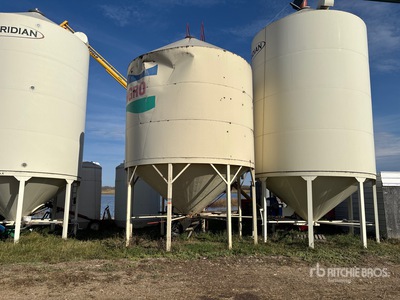 Engro +/- 3000 bu 3 Ring Smooth Wall Hopper Grain Bin