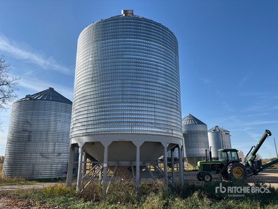 Behlen +/- 7500 bu 5 Ring Hopper Grain Bin