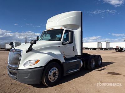 2021 International LT625 6x4 Cabeza Tractora Cabina Corta