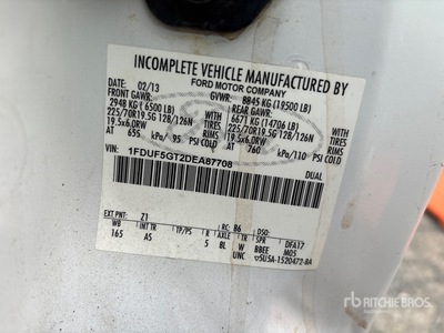2013 Ford F-550 Camion à benne basculante S/E