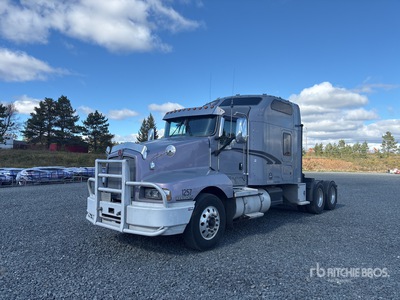 2003 Kenworth T600 6x4 T/A Sleeper Truck Tractor