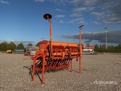 1999 Kuhn Semoir 3000 mm 3-Point Semoir à gazon