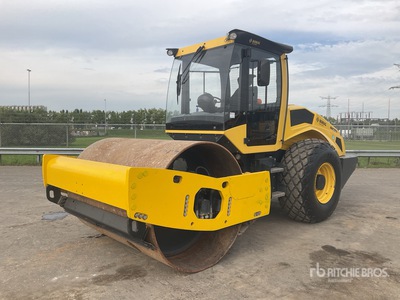 2019 Bomag BW211D-5 Gładka zagęszczarka bębnowa