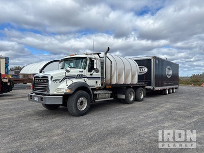 2009 Mack GU813 6x4 Flatbed Truck