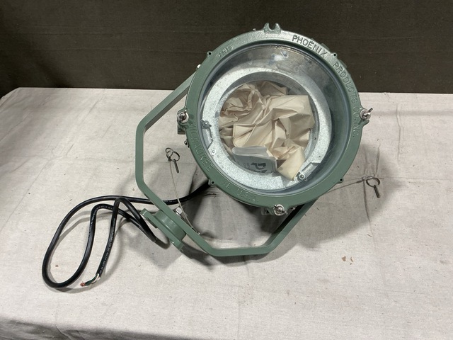 (18) Phoenix MRS64/1000-PIN-GRN Lighting Fixtures