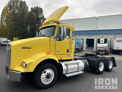 2013 Kenworth T800 6x4 T/A Day Cab Truck Tractor