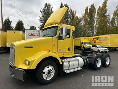 2013 Kenworth T800 6x4 T/A Day Cab Truck Tractor