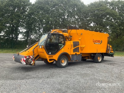 2018 Lucas AUTOSPIRE 240 Self Propelled Feed Mixer