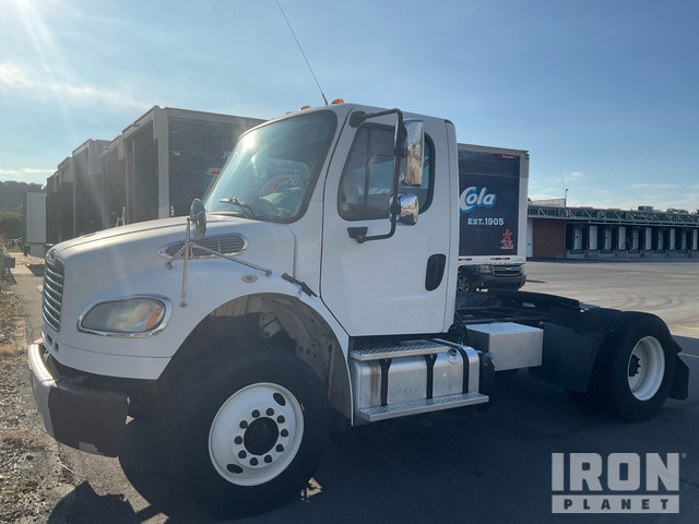 2015 Freightliner M 2 106
